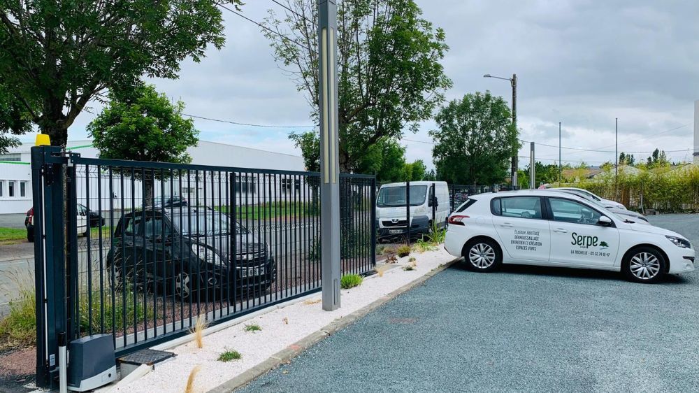 Aménagement de l'entrée de l'agence Allez et Cie à Rochefort sur Mer (2).jpg