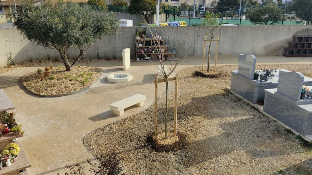 Nîmes - Aménagement d’un jardin du souvenir 3.jpg