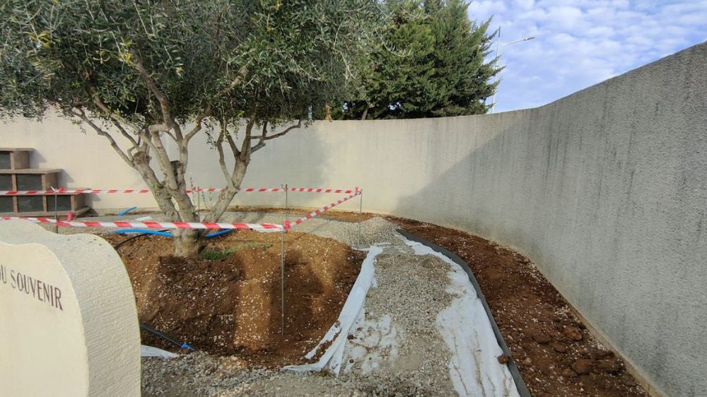 Nîmes - Aménagement d’un jardin du souvenir.jpg